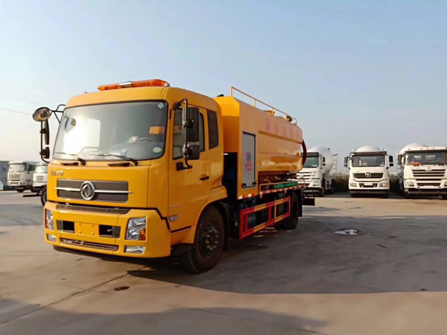 東風(fēng)天錦聯(lián)和疏通車(chē)污罐9方 水罐4.5方