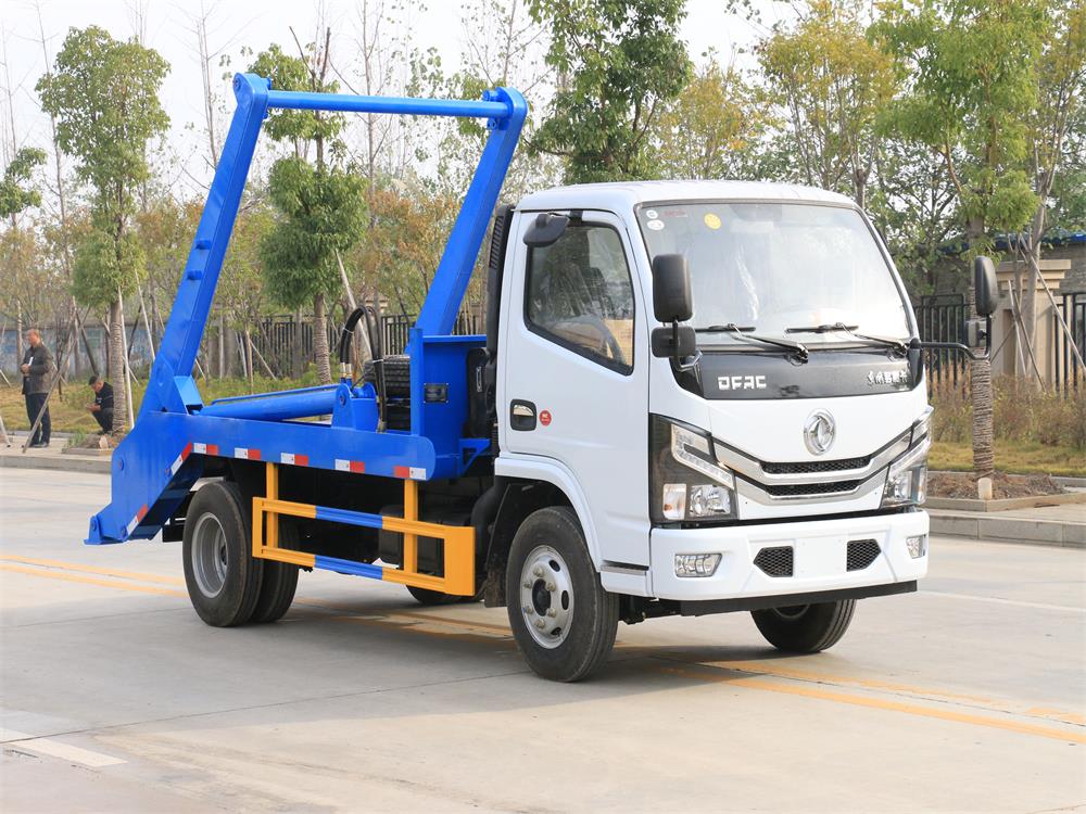國(guó)六東風(fēng)小多利卡擺臂垃圾車