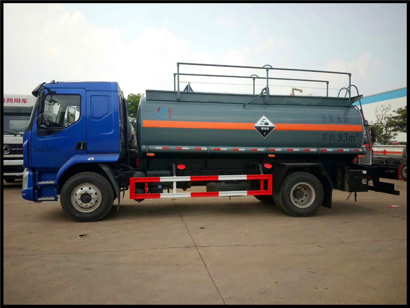 10-11方柳汽乘龍單橋玉柴200馬力鹽酸罐車(chē)